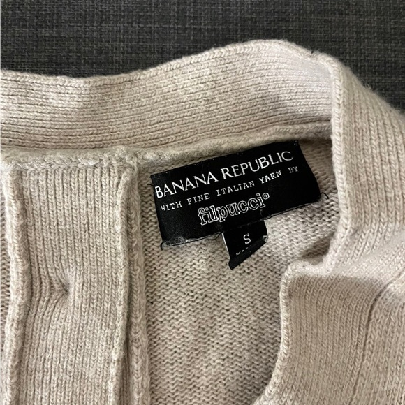💛 bundle $12- Banana republic Beige Sweater - Picture 2 of 3